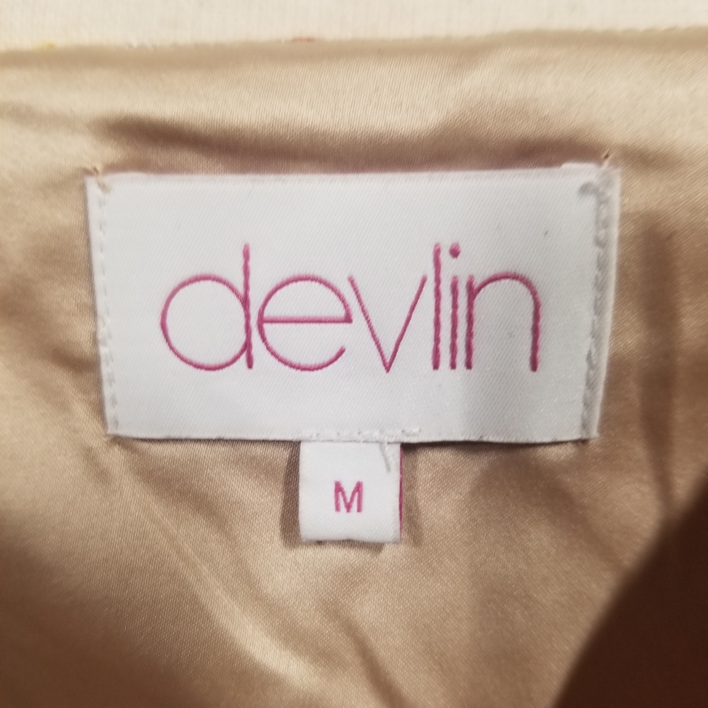 Devlin Embroidered floral V-neck dress - Picture 7 of 8